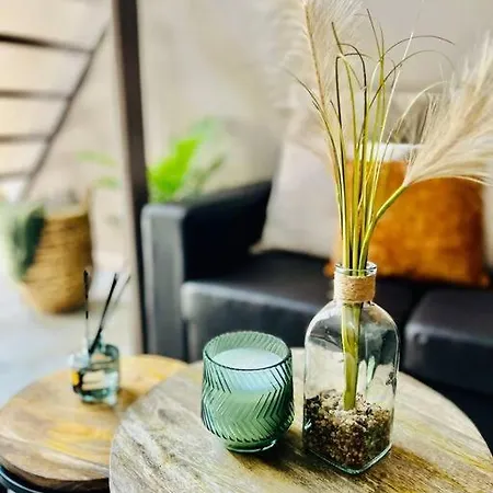 Apartment Tropical
